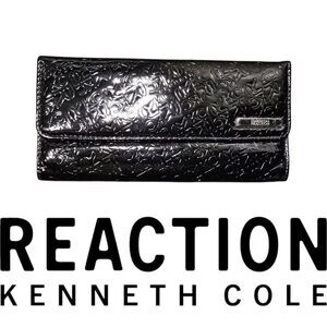 Kenneth Cole Reaction Black Embossed Organizer Wallet Trifold Clutch